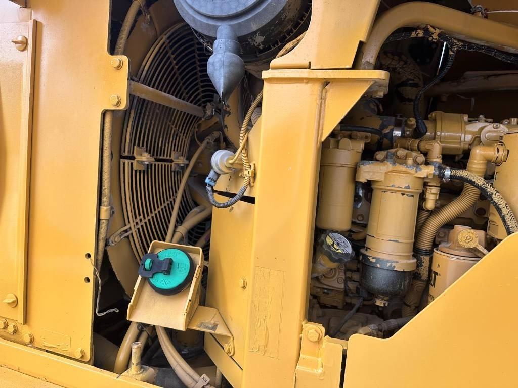 Chargeuse sur pneus CAT 938 K: photos 13