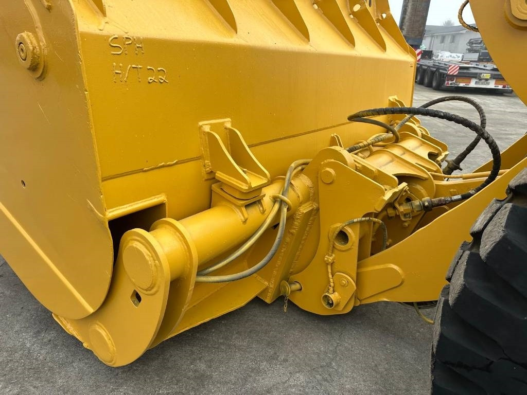 Chargeuse sur pneus CAT 938 K: photos 10