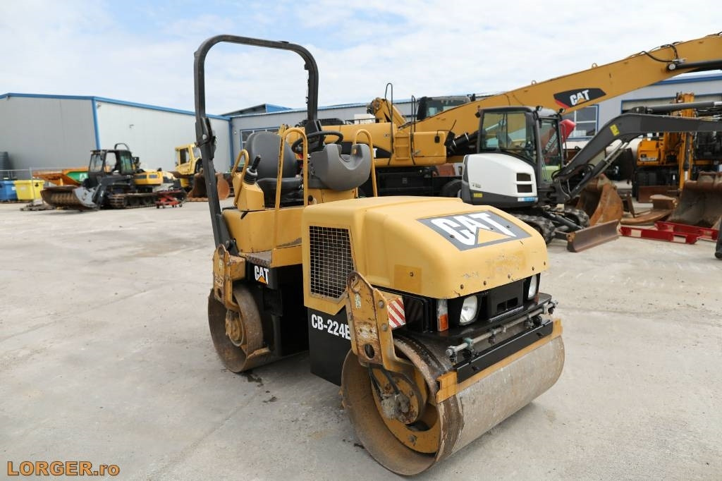 CAT CB 224 E  - Rouleau compresseur: photos 4 CAT CB 224 E  - Rouleau compresseur: photos 4