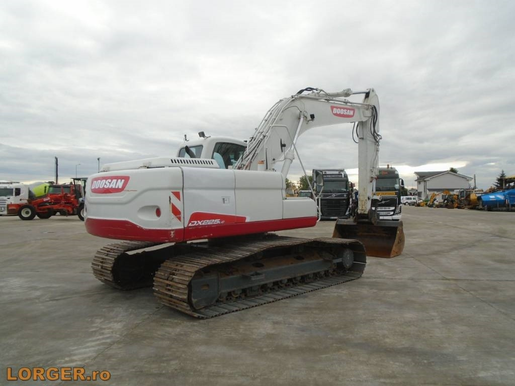 Doosan DX 225 LC with 18m long reach boom - Pelle sur chenille: photos 4 Doosan DX 225 LC with 18m long reach boom - Pelle sur chenille: photos 4
