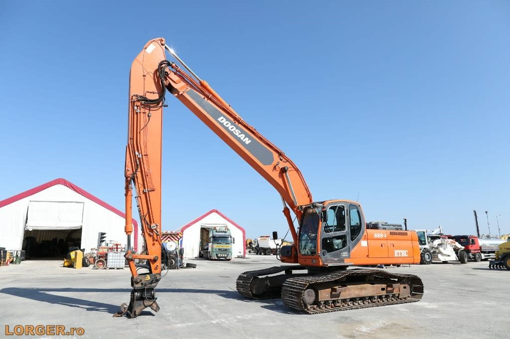 Doosan (Etec) DX 300 - Long Reach Boom 14m + 3D GPS TOPCO - Pelle: photos 1 Doosan (Etec) DX 300 - Long Reach Boom 14m + 3D GPS TOPCO - Pelle: photos 1