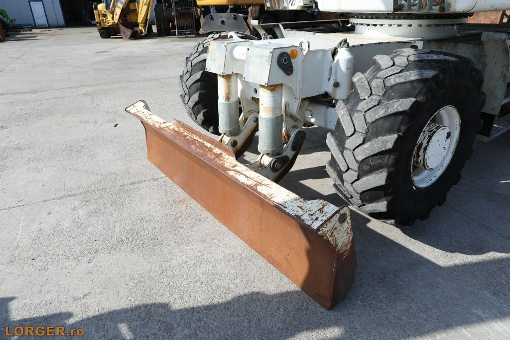 Pelle sur pneus Liebherr A 914: photos 16