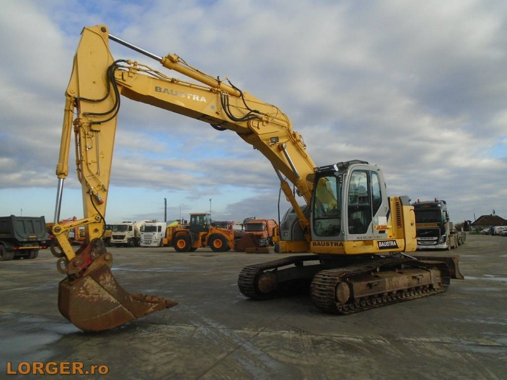 New Holland E 235 B SR-2* Blade - Pelle sur chenille: photos 4 New Holland E 235 B SR-2* Blade - Pelle sur chenille: photos 4