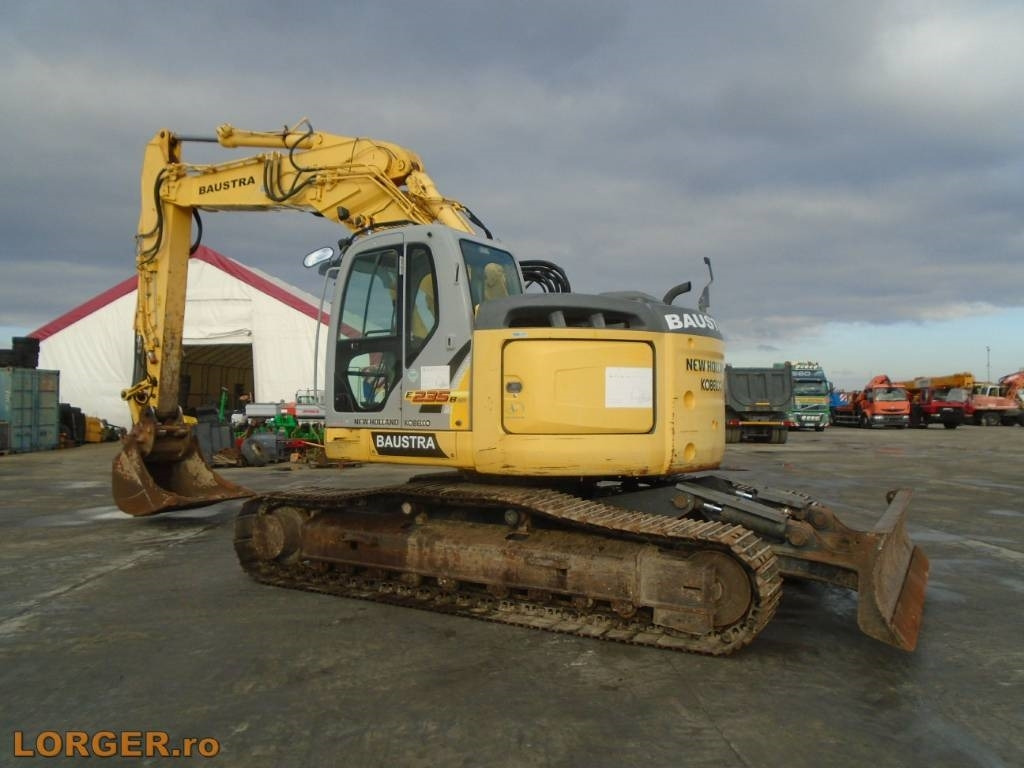 New Holland E 235 B SR-2* Blade - Pelle sur chenille: photos 3 New Holland E 235 B SR-2* Blade - Pelle sur chenille: photos 3