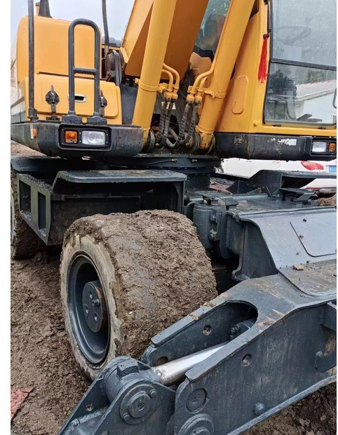 2022 Hyundai 210W-9 - Pelle sur pneus: photos 4 2022 Hyundai 210W-9 - Pelle sur pneus: photos 4