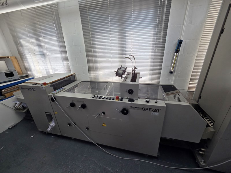 Horizon SPF-20 FC-20 2x VAC-100 | 2005 - Machine d'impression: photos 2 Horizon SPF-20 FC-20 2x VAC-100 | 2005 - Machine d'impression: photos 2
