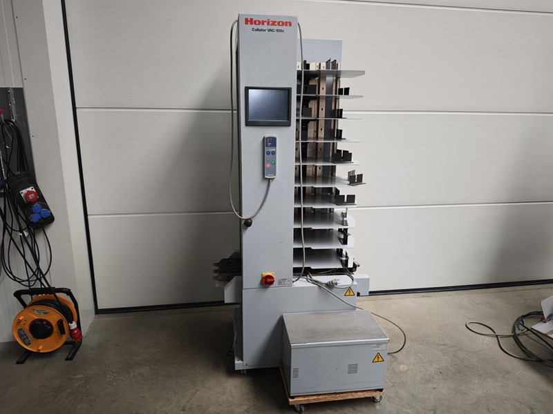 Horizon VAC-100 c | collator | 10 stations | 2008 | 33.2 mio - Machine d'impression: photos 1 Horizon VAC-100 c | collator | 10 stations | 2008 | 33.2 mio - Machine d'impression: photos 1