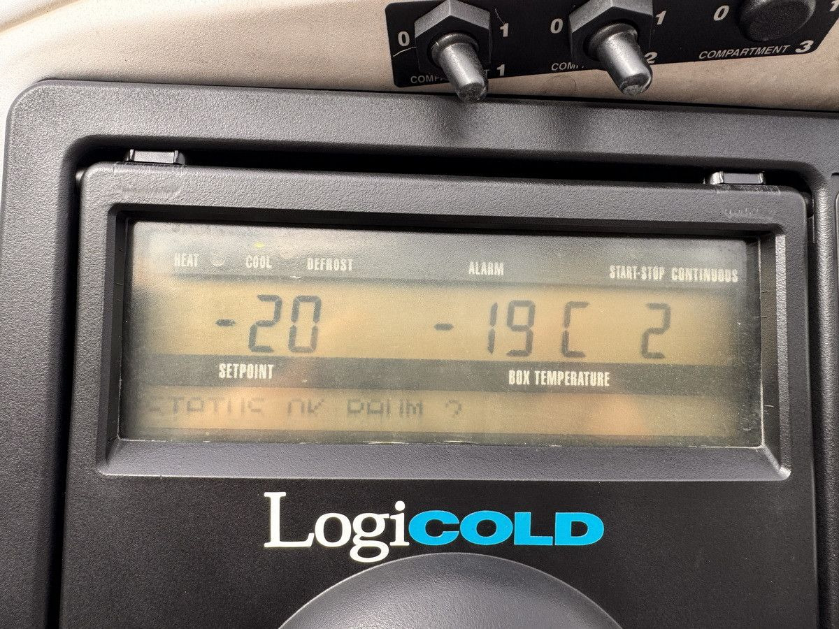 Schmitz Cargobull SKO 24/ BI TEMP CARRIER VEC 1950 MT /DS/LBW !!!! - Semi-remorque frigorifique: photos 5 Schmitz Cargobull SKO 24/ BI TEMP CARRIER VEC 1950 MT /DS/LBW !!!! - Semi-remorque frigorifique: photos 5