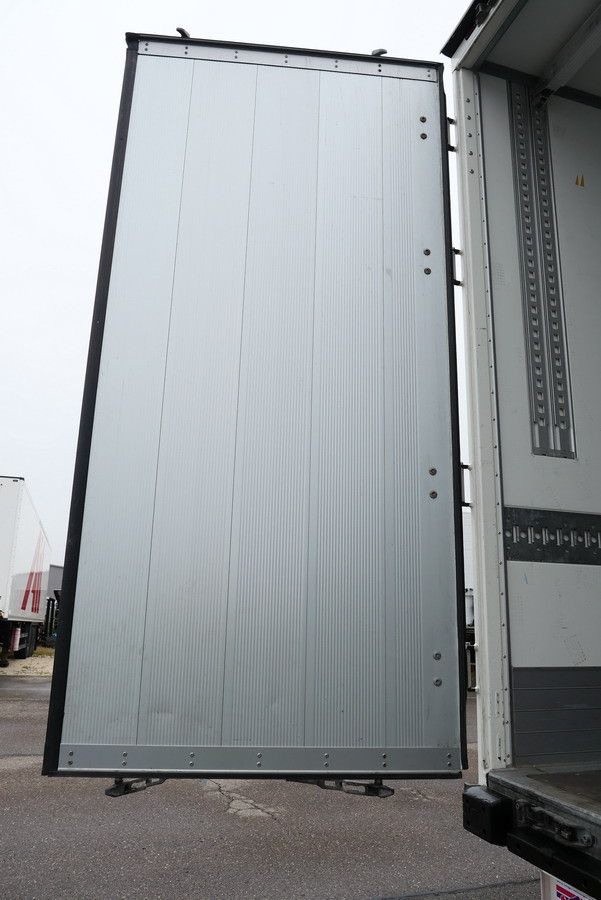 Semi-remorque fourgon Schmitz Cargobull SKO 24/DOPPELSTOCK / 2,70/ 2 x LIFT nur 67000 km: photos 19 Semi-remorque fourgon Schmitz Cargobull SKO 24/DOPPELSTOCK / 2,70/ 2 x LIFT nur 67000 km: photos 19