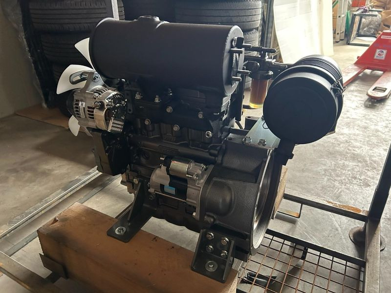 Yanmar 3TNV76 18,2kW @ 3200 U/min-1 - Moteur pour Engins de chantier: photos 3 Yanmar 3TNV76 18,2kW @ 3200 U/min-1 - Moteur pour Engins de chantier: photos 3