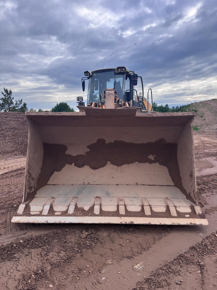 LIEBHERR L566 - Tractopelle: photos 4 LIEBHERR L566 - Tractopelle: photos 4