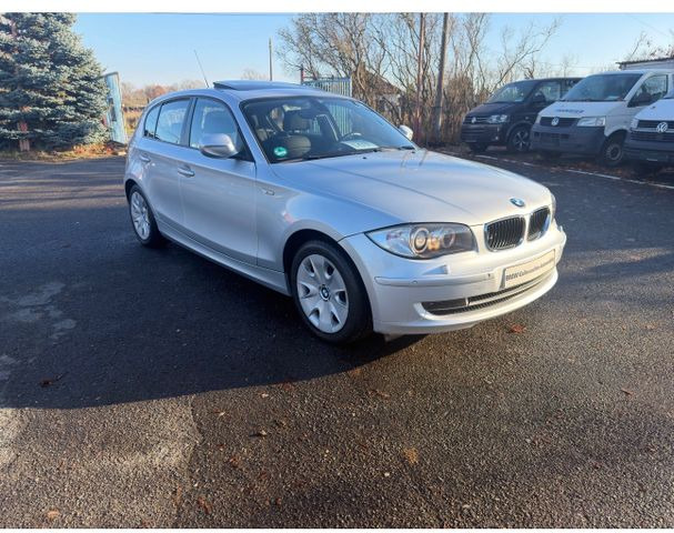 BMW 116i Limousine - Voiture: photos 2 BMW 116i Limousine - Voiture: photos 2