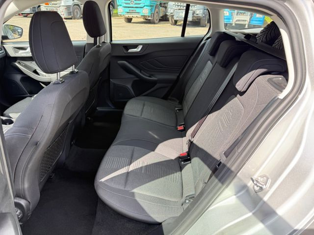 Voiture break Ford Focus Turnier Active: photos 12 Voiture break Ford Focus Turnier Active: photos 12