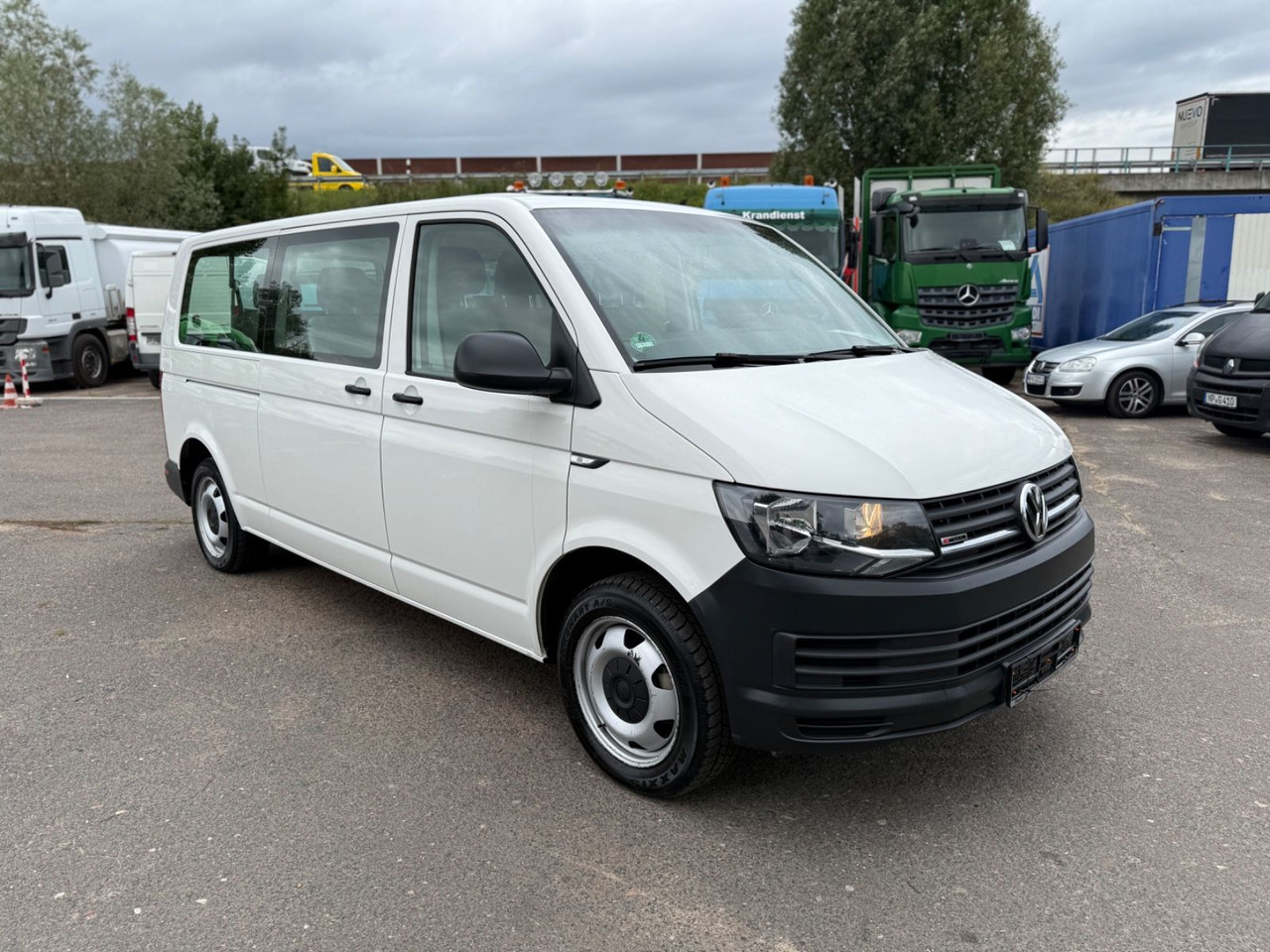 Volkswagen T6 Transporter 9 Sitzer 4Motion - Transport de personnes: photos 2 Volkswagen T6 Transporter 9 Sitzer 4Motion - Transport de personnes: photos 2