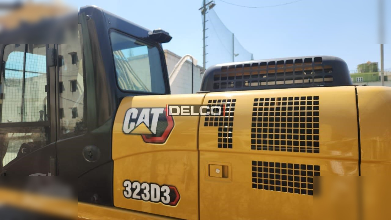 CATERPILLAR 323D3 — crédit-bail CATERPILLAR 323D3: photos 6