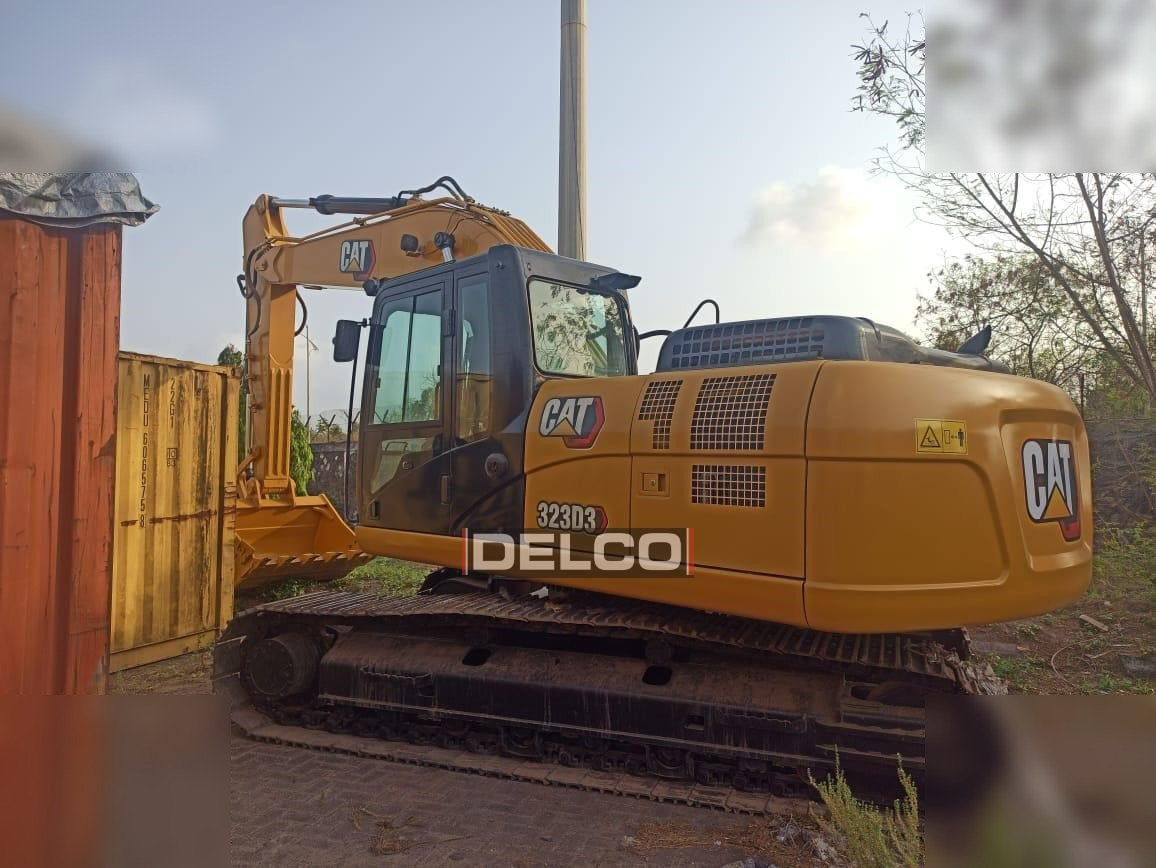 Pelle sur chenille neuf CATERPILLAR 323D3: photos 12