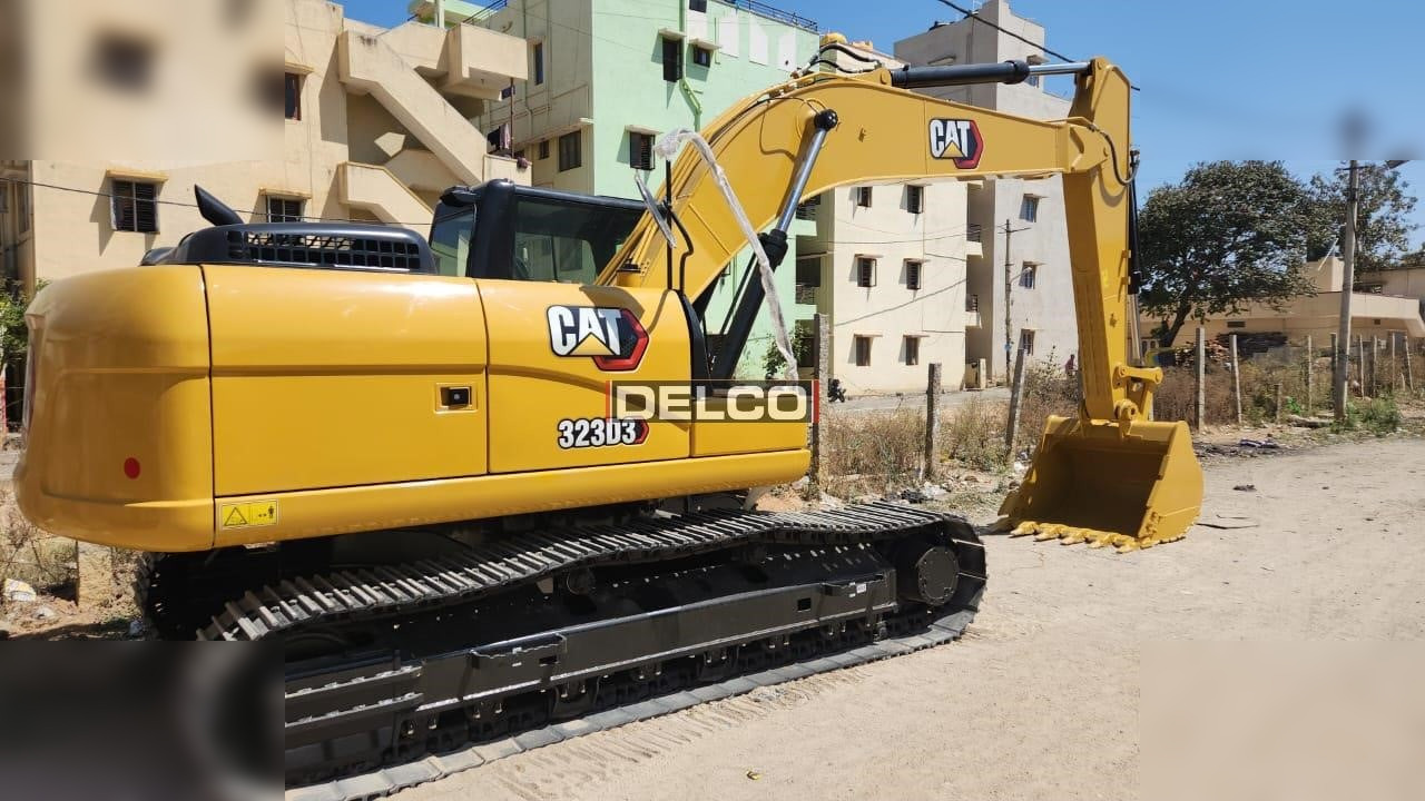 Pelle sur chenille neuf CATERPILLAR 323D3: photos 9
