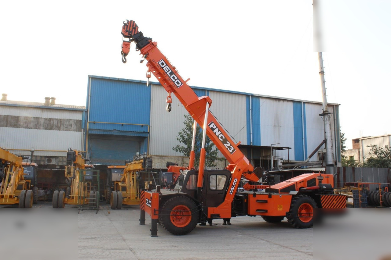 DELCO PNC 23 - Grue mobile: photos 2 DELCO PNC 23 - Grue mobile: photos 2