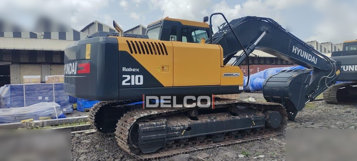 HYUNDAI ROBEX 210 - Pelle sur chenille: photos 3 HYUNDAI ROBEX 210 - Pelle sur chenille: photos 3