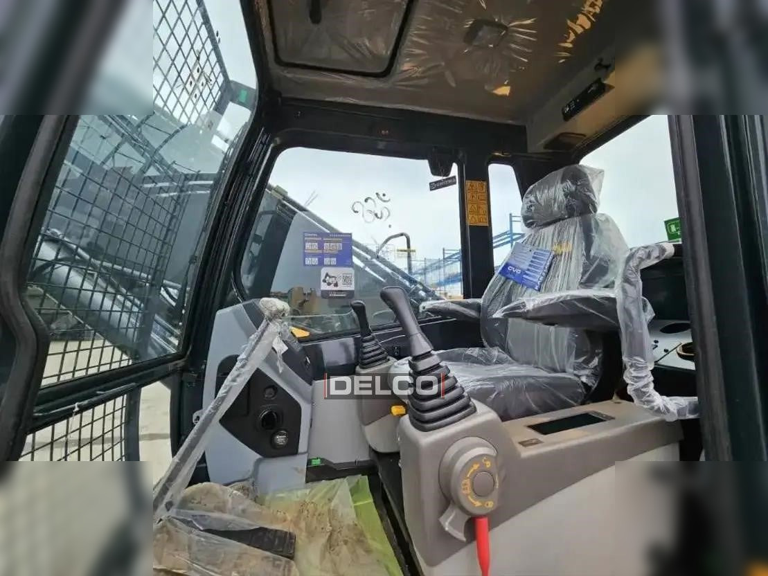 Pelle sur chenille neuf HYUNDAI ROBEX 215L SMART: photos 12 Pelle sur chenille neuf HYUNDAI ROBEX 215L SMART: photos 12