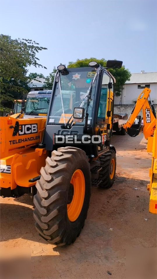 Chariot télescopique neuf JCB 530-70: photos 9