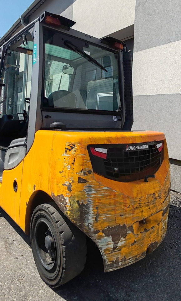 Jungheinrich DFG 550s - Chariot élévateur diesel: photos 4 Jungheinrich DFG 550s - Chariot élévateur diesel: photos 4