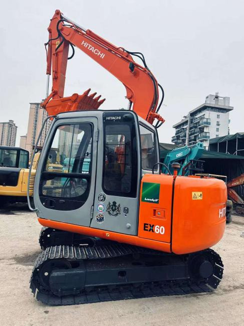 Hitachi EX60 - Pelle sur chenille: photos 1 Hitachi EX60 - Pelle sur chenille: photos 1