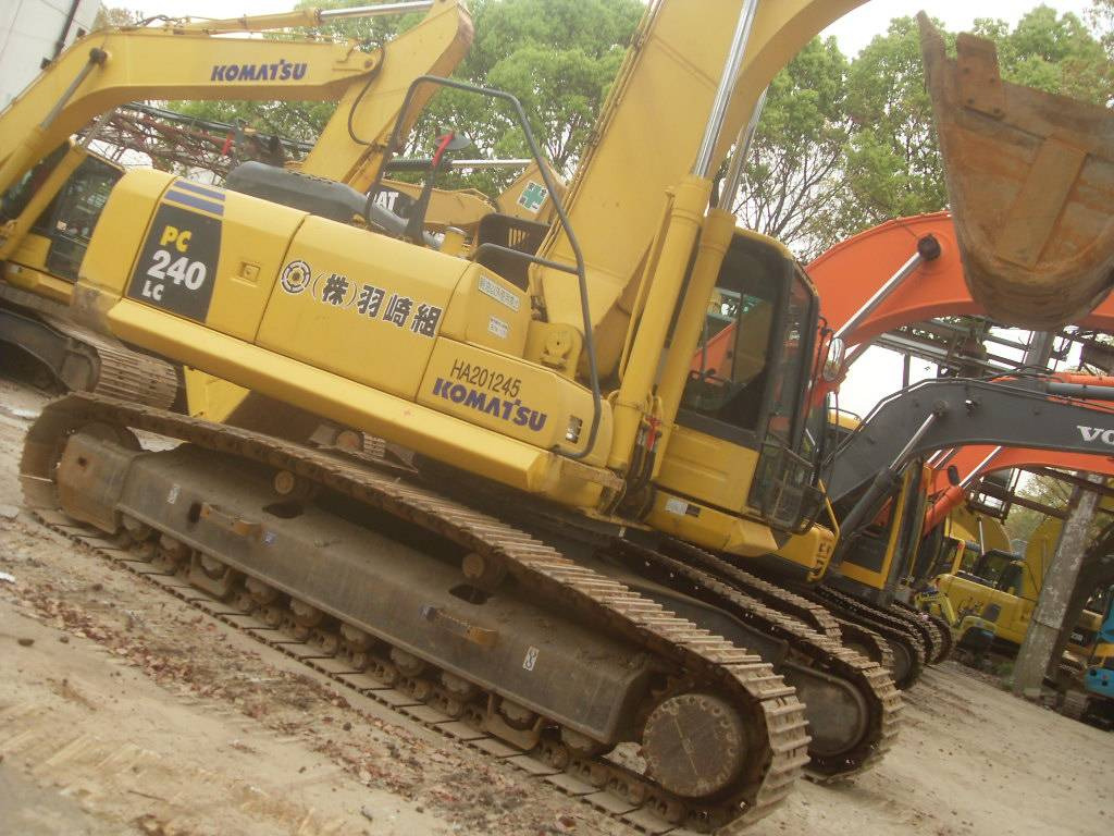 Komatsu PC240 - Pelle sur chenille: photos 1 Komatsu PC240 - Pelle sur chenille: photos 1