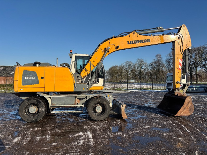 Liebherr A920 TOP!! mono 21 ton! NL machine 4x4 - Pelle sur pneus: photos 2 Liebherr A920 TOP!! mono 21 ton! NL machine 4x4 - Pelle sur pneus: photos 2