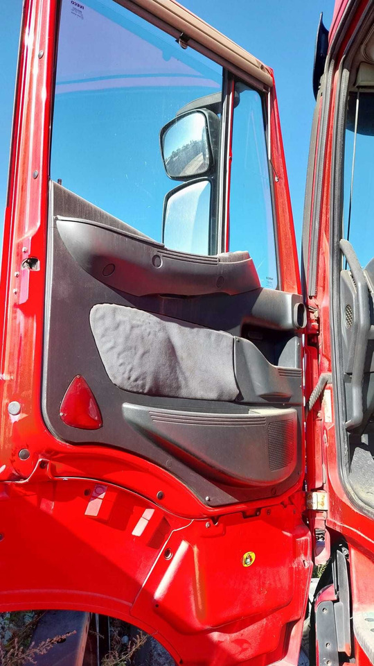 Drzwi do IVECO STRALIS 500 prawe/lewe - Portière et pièces pour Camion: photos 3 Drzwi do IVECO STRALIS 500 prawe/lewe - Portière et pièces pour Camion: photos 3
