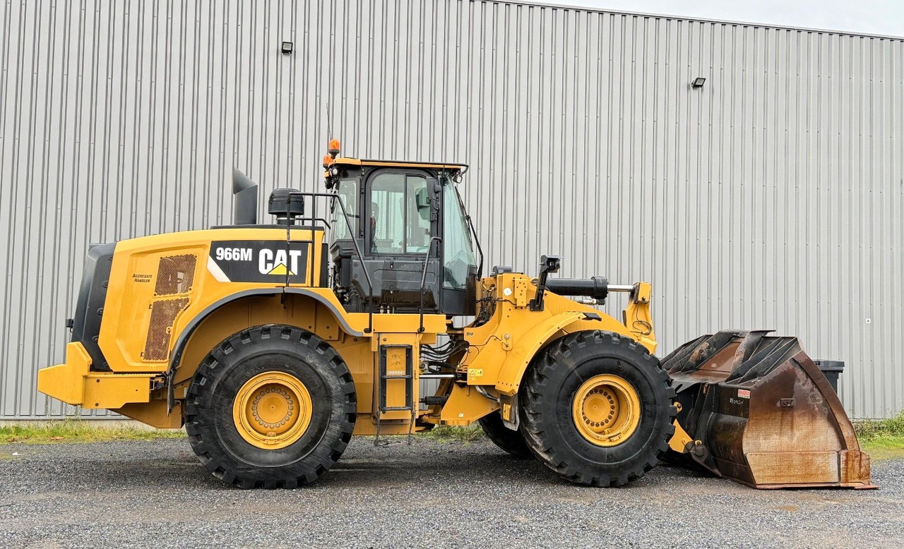 CAT 966 M - Chargeuse sur pneus: photos 1 CAT 966 M - Chargeuse sur pneus: photos 1
