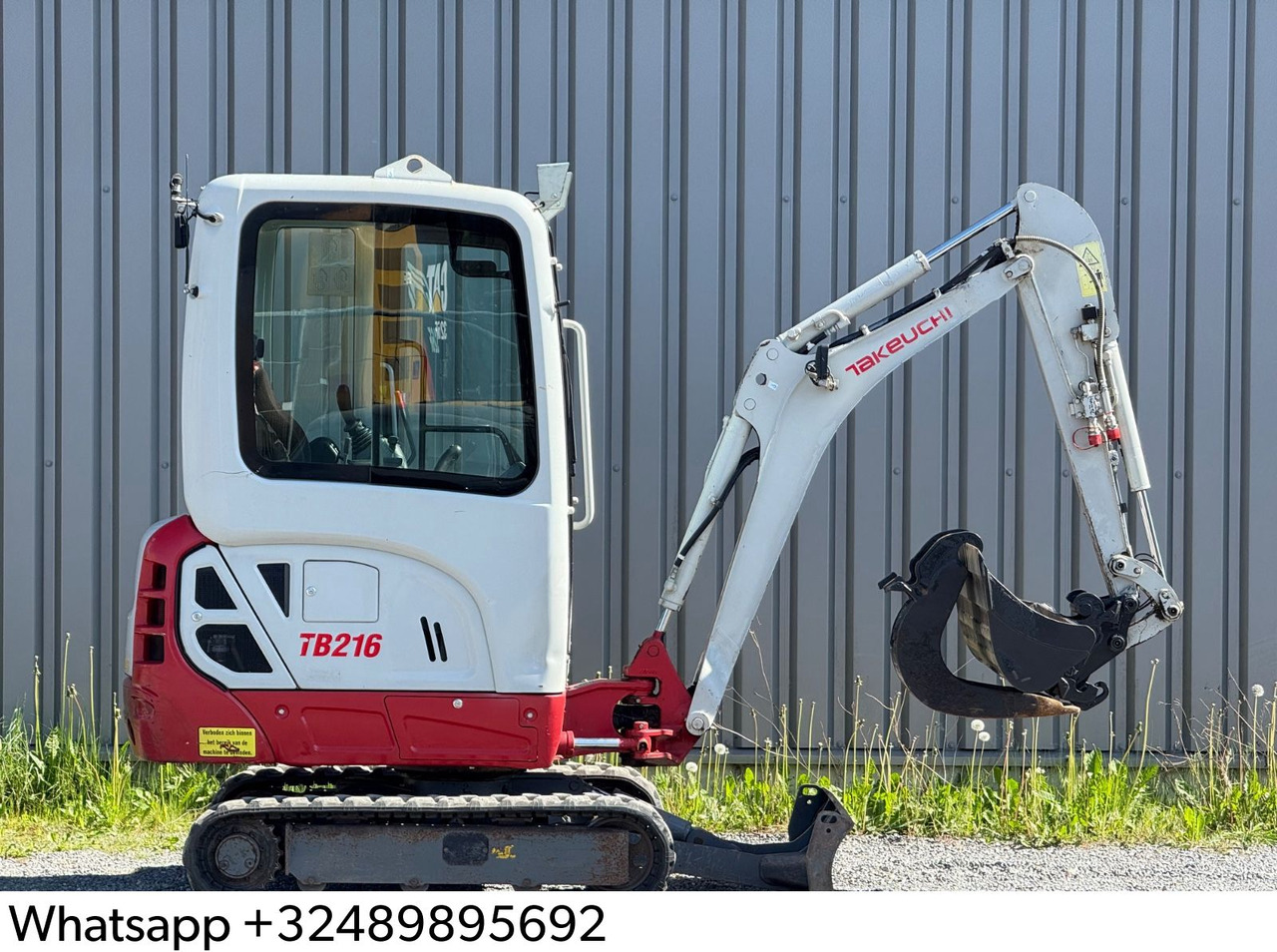Takeuchi TB216 - Mini pelle: photos 1 Takeuchi TB216 - Mini pelle: photos 1
