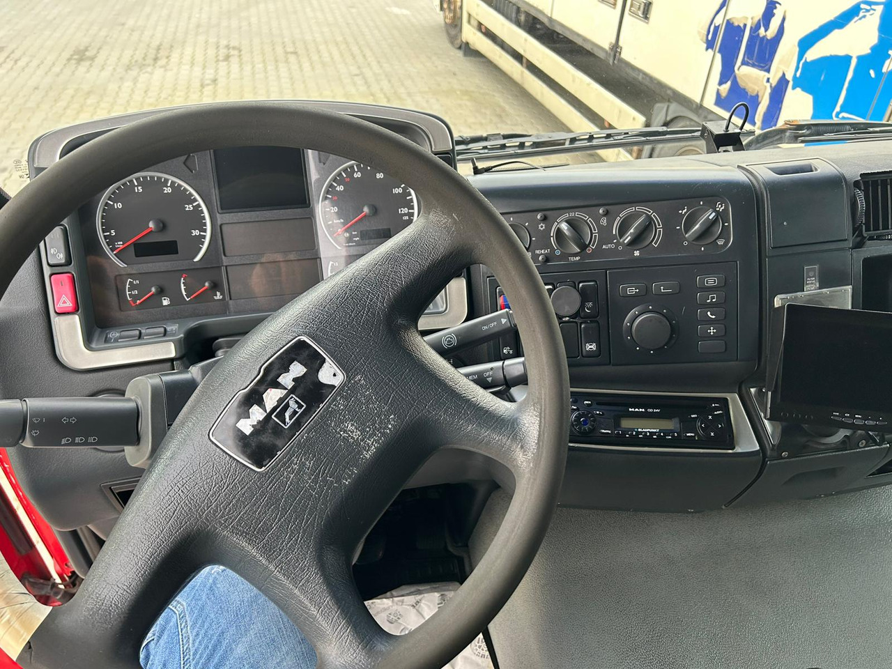 MAN TGA 18.310 - Camion à rideaux coulissants: photos 5 MAN TGA 18.310 - Camion à rideaux coulissants: photos 5