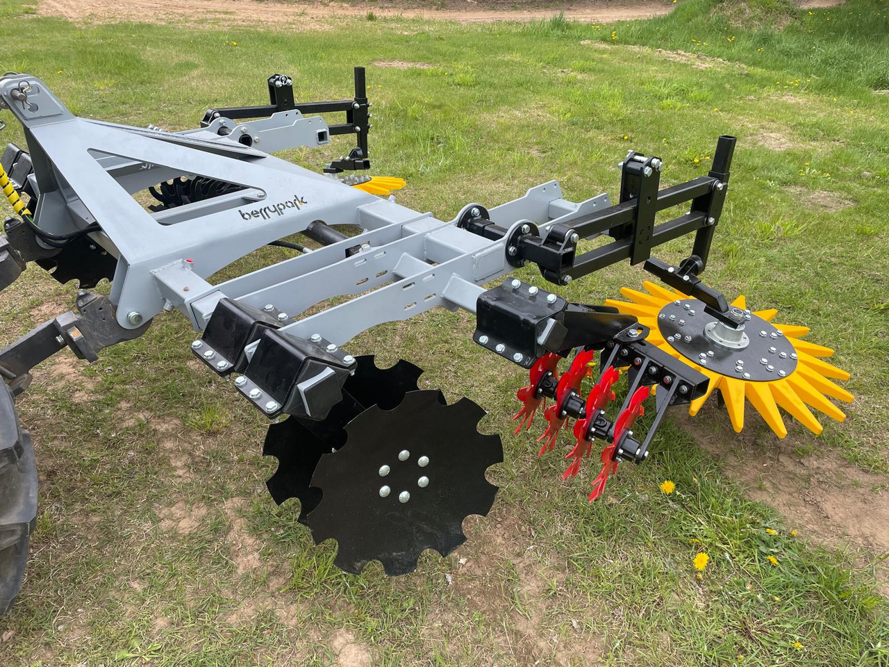 Bineuse neuf Berrypark Roll- und Fingerhacke / Orchard Weeder / Sarcleuse arboricole / Pielnik sadowniczy: photos 12 Bineuse neuf Berrypark Roll- und Fingerhacke / Orchard Weeder / Sarcleuse arboricole / Pielnik sadowniczy: photos 12