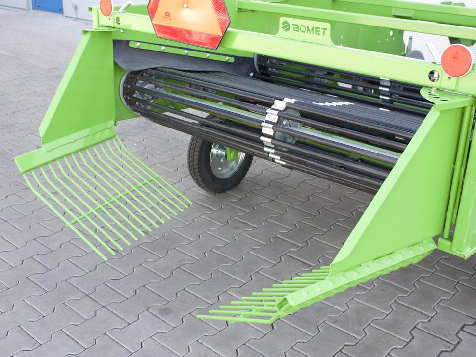 Arracheuse de pommes de terre neuf Bomet Siebkettenroder / Potato digger / Arracheuse de pomme de terre / Scavapatate / Cavador de patatas / 2-рядная картофелекопалка / Kopaczka do ziemniaków: photos 10 Arracheuse de pommes de terre neuf Bomet Siebkettenroder / Potato digger / Arracheuse de pomme de terre / Scavapatate / Cavador de patatas / 2-рядная картофелекопалка / Kopaczka do ziemniaków: photos 10