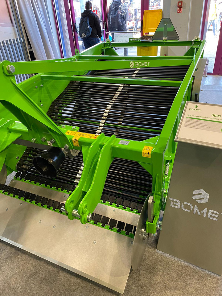 Arracheuse de pommes de terre neuf Bomet Siebkettenroder / Potato digger / Arracheuse de pomme de terre / Scavapatate / Cavador de patatas / 2-рядная картофелекопалка / Kopaczka do ziemniaków: photos 21 Arracheuse de pommes de terre neuf Bomet Siebkettenroder / Potato digger / Arracheuse de pomme de terre / Scavapatate / Cavador de patatas / 2-рядная картофелекопалка / Kopaczka do ziemniaków: photos 21