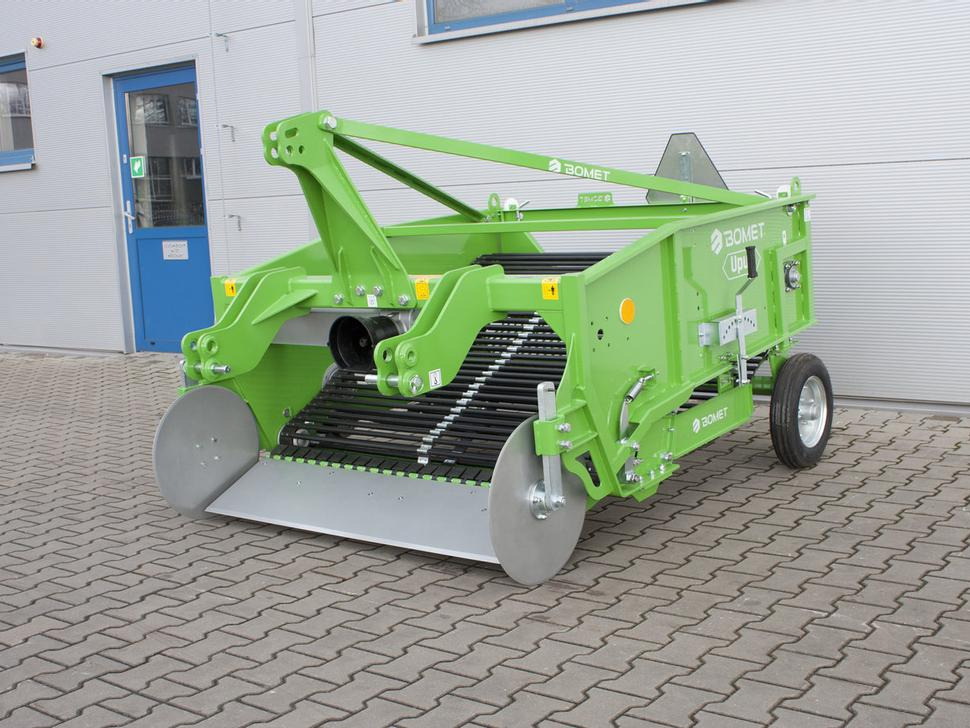 Arracheuse de pommes de terre neuf Bomet Siebkettenroder / Potato digger / Arracheuse de pomme de terre / Scavapatate / Cavador de patatas / 2-рядная картофелекопалка / Kopaczka do ziemniaków: photos 13 Arracheuse de pommes de terre neuf Bomet Siebkettenroder / Potato digger / Arracheuse de pomme de terre / Scavapatate / Cavador de patatas / 2-рядная картофелекопалка / Kopaczka do ziemniaków: photos 13