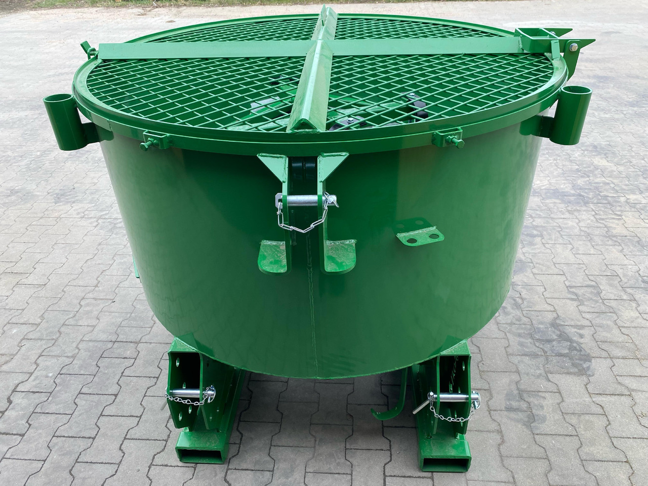 DC Betonmischer / Hydraulic concrete mixer / Malaxeur à béton hydraulique / Betoniera / Бетономешалка с гидравлическим приводом / Betoniarka hydrauliczna 800 l - Bétonnière: photos 1 DC Betonmischer / Hydraulic concrete mixer / Malaxeur à béton hydraulique / Betoniera / Бетономешалка с гидравлическим приводом / Betoniarka hydrauliczna 800 l - Bétonnière: photos 1