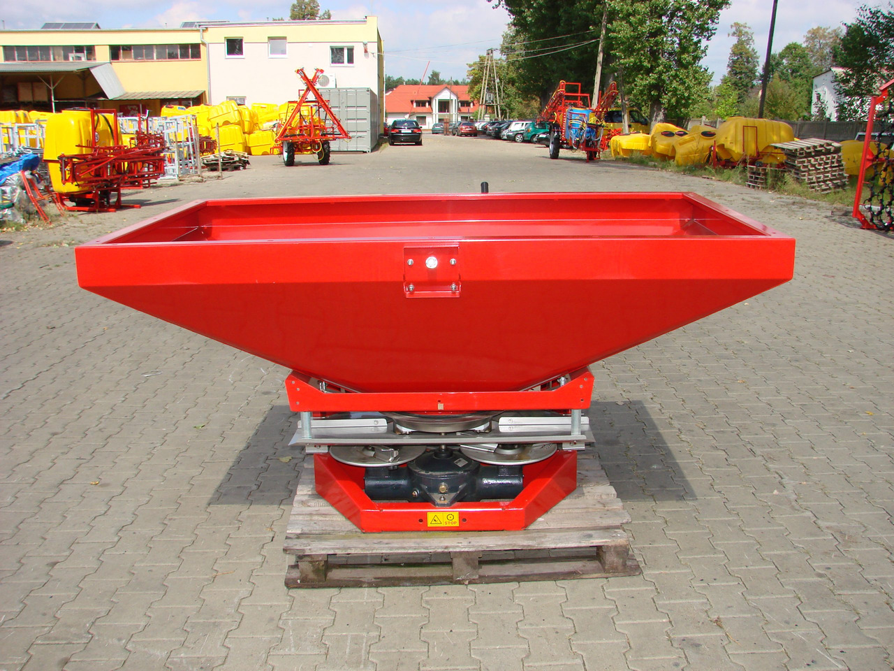 JAR-MET Düngerstreuer / Fertilizer spreader / Epandeur d'engrais / Rozsiewacz nawozów 1200 kg - Distributeur d'engrais: photos 3 JAR-MET Düngerstreuer / Fertilizer spreader / Epandeur d'engrais / Rozsiewacz nawozów 1200 kg - Distributeur d'engrais: photos 3