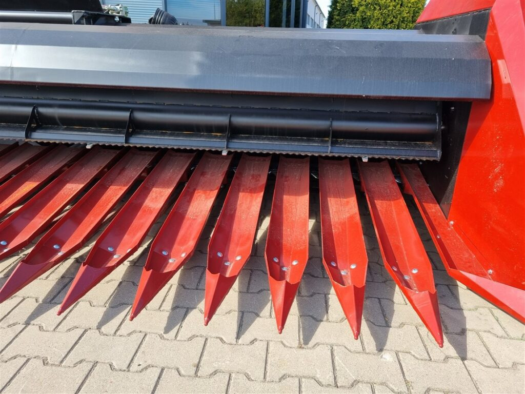 Lupus Sonnenblummenvorsatz / Sunflower harvester / Coupe à tournesol / Сosechadora / Macchina per la raccolta dei girasoli / Жатка для подсолнечника / Przystawka do słonecznika 6,5 m - Equipement à tournesol: photos 2 Lupus Sonnenblummenvorsatz / Sunflower harvester / Coupe à tournesol / Сosechadora / Macchina per la raccolta dei girasoli / Жатка для подсолнечника / Przystawka do słonecznika 6,5 m - Equipement à tournesol: photos 2