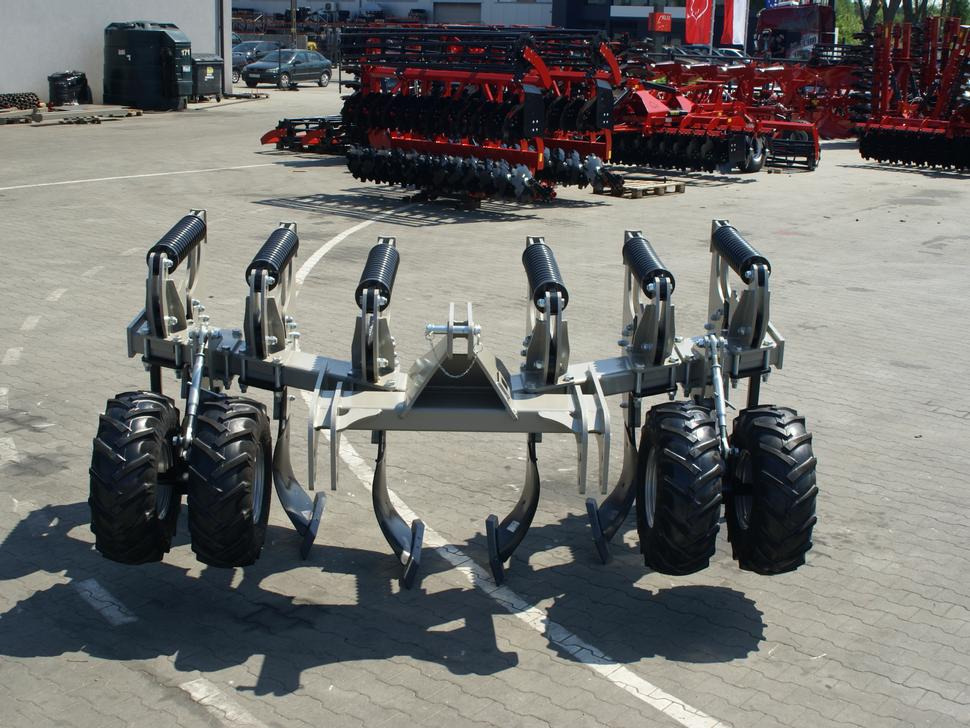 ROLEX Tiefenlockerer / Subsoiler / Décompacteur / Dissodatori / Subsolador / Глубокорыхлитель / Głębosz typ V 3 m - Décompacteur: photos 5 ROLEX Tiefenlockerer / Subsoiler / Décompacteur / Dissodatori / Subsolador / Глубокорыхлитель / Głębosz typ V 3 m - Décompacteur: photos 5