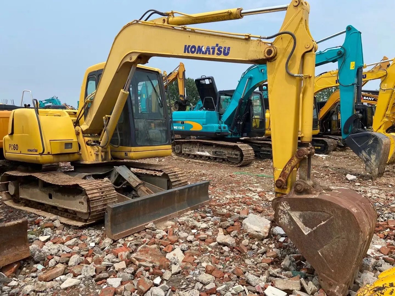 Pelle sur chenille neuf KOMATSU PC60-7: photos 1
