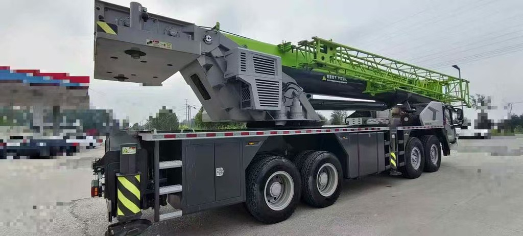 ZOOMLION 1000V5 - Grue mobile: photos 2 ZOOMLION 1000V5 - Grue mobile: photos 2