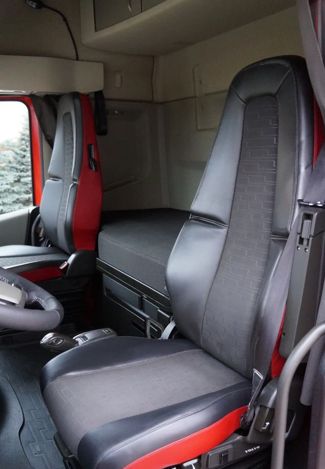Tracteur routier Volvo FH 4 EURO 6 GLOBETROTTER NISKI PRZEBIEG PEŁEN SERWIS: photos 12