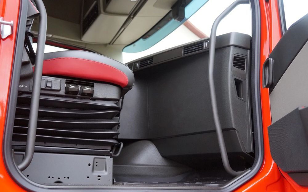 Tracteur routier Volvo FH 4 EURO 6 GLOBETROTTER NISKI PRZEBIEG PEŁEN SERWIS: photos 13