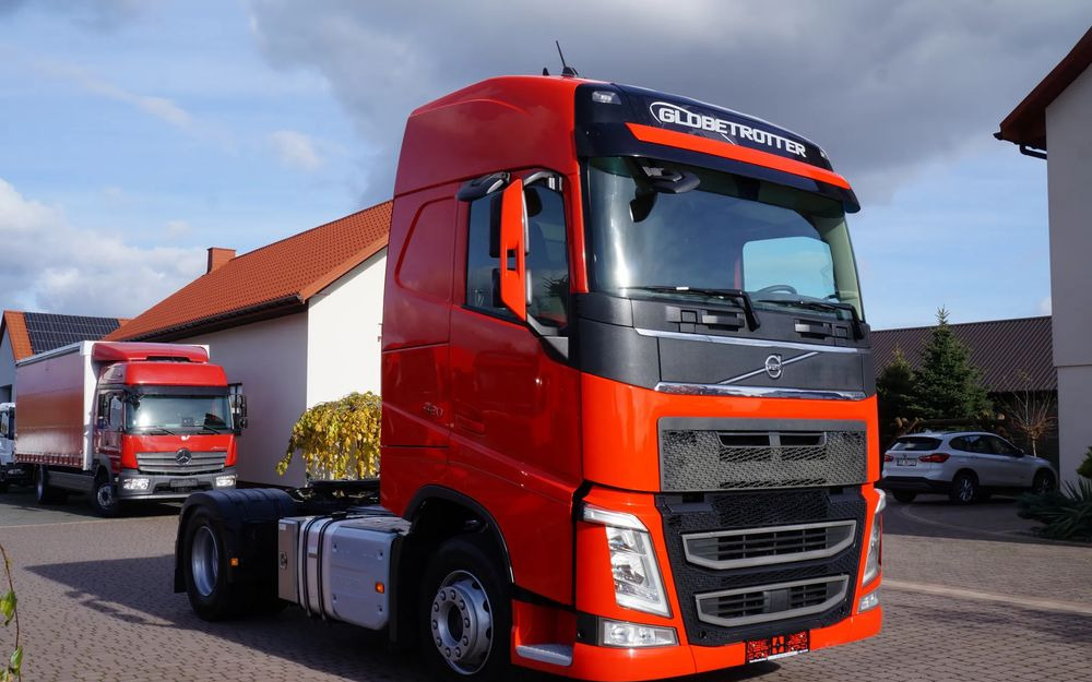 Volvo FH 4 EURO 6 GLOBETROTTER NISKI PRZEBIEG ZŁOTY KONTRAKT - Tracteur routier: photos 2 Volvo FH 4 EURO 6 GLOBETROTTER NISKI PRZEBIEG ZŁOTY KONTRAKT - Tracteur routier: photos 2