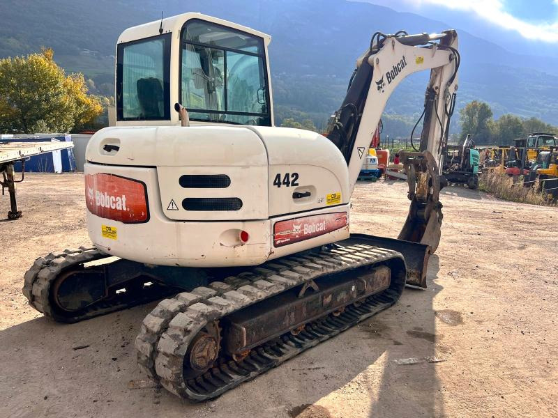 Bobcat 442B Pelle 7,5T avec pouce hydraulique - Pelle sur chenille: photos 5 Bobcat 442B Pelle 7,5T avec pouce hydraulique - Pelle sur chenille: photos 5