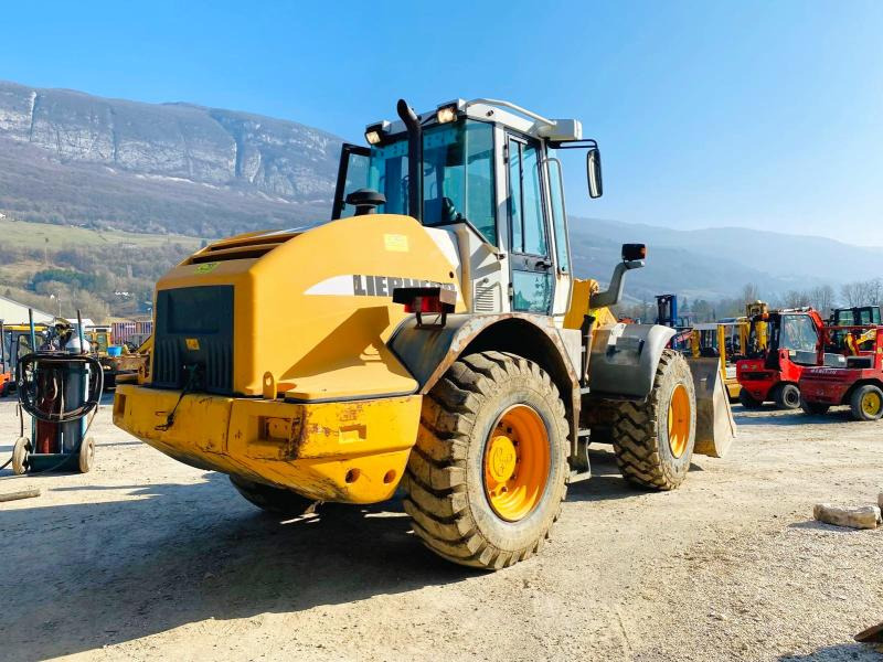 LIEBHERR Chargeuse L524 10T - Chargeuse sur pneus: photos 4 LIEBHERR Chargeuse L524 10T - Chargeuse sur pneus: photos 4