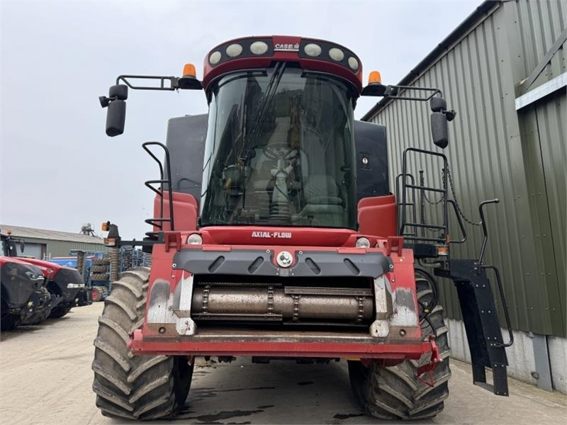 Case Axial Flow AFX 8010 c/w 30ft Header - Accessoire de matériels de récolte: photos 5 Case Axial Flow AFX 8010 c/w 30ft Header - Accessoire de matériels de récolte: photos 5