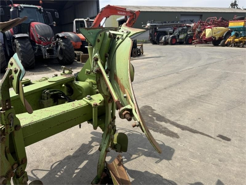 Charrue Dowdeswell MA 145 7 Furrow Plough **Video Below**: photos 14